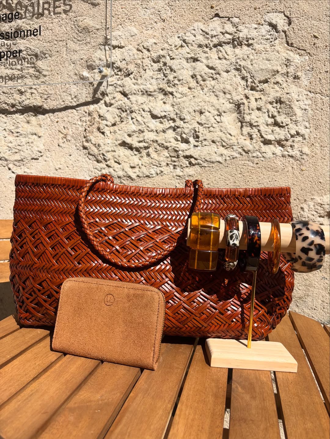 🌞Look du jour🌞Gilet Johanna- 75€ Blouse Johanna- 61€ Pantalon Johanna- 52€ Sac en cuir- 125€ T (2) Vêtement Périgueux